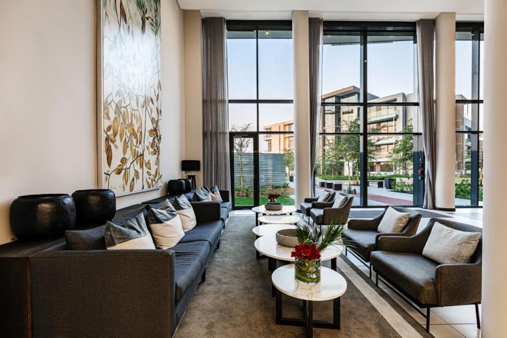 Menlyn Maine Residence Unit 1419 Pretoria-Noord Exterior foto
