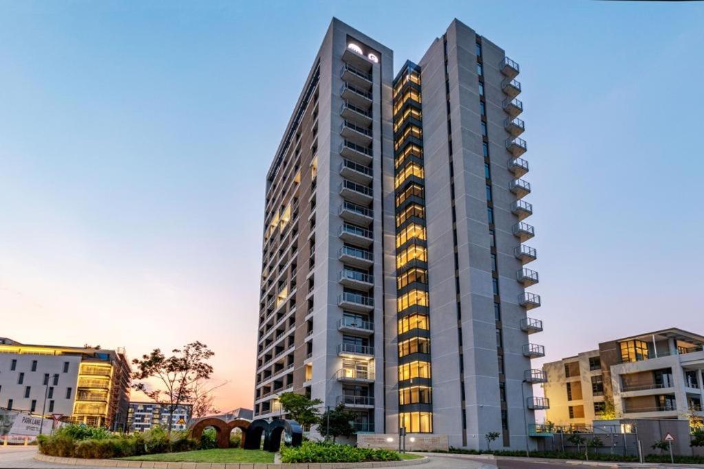 Menlyn Maine Residence Unit 1419 Pretoria-Noord Exterior foto